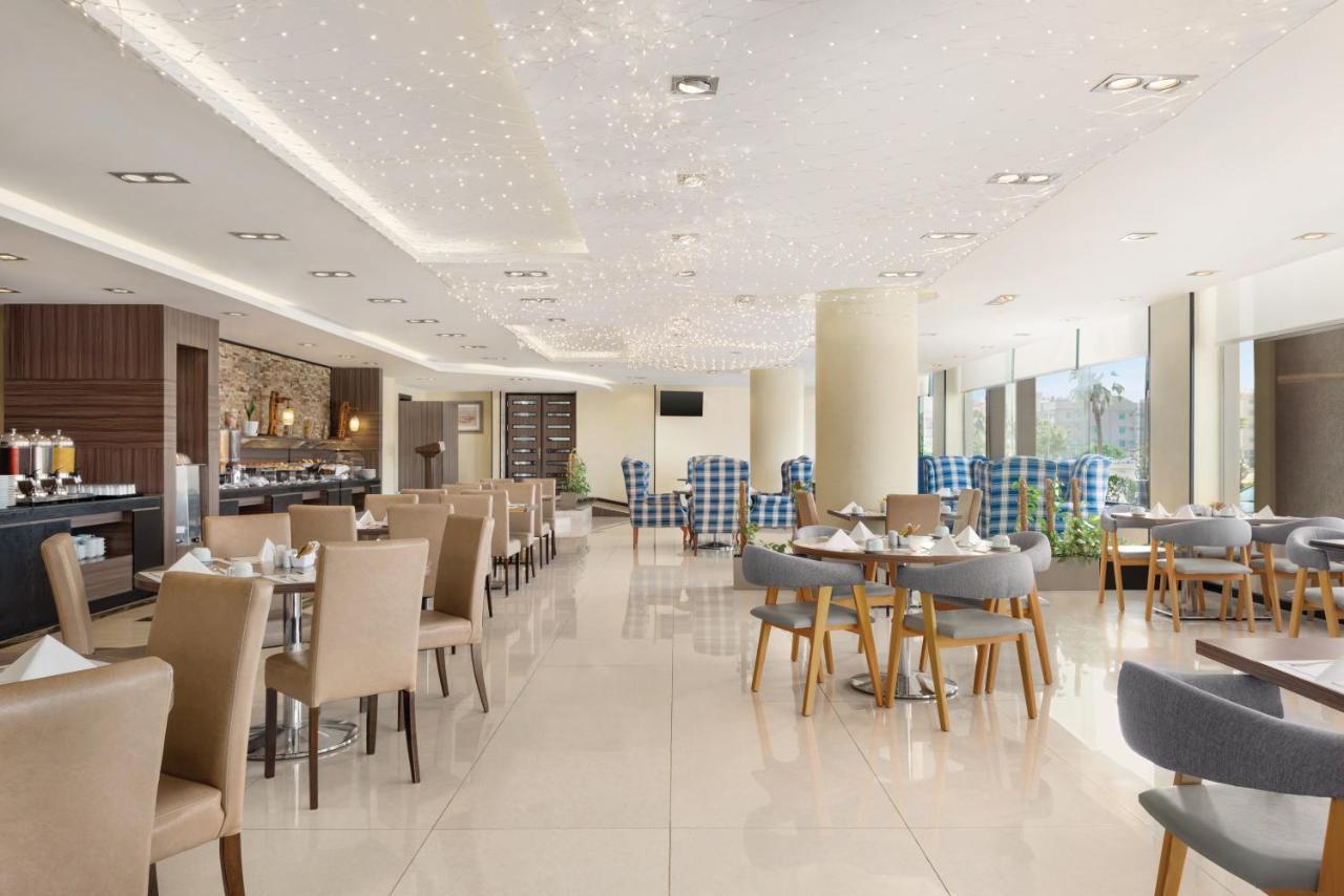 Howard Johnson Dammam Hotel Екстер'єр фото