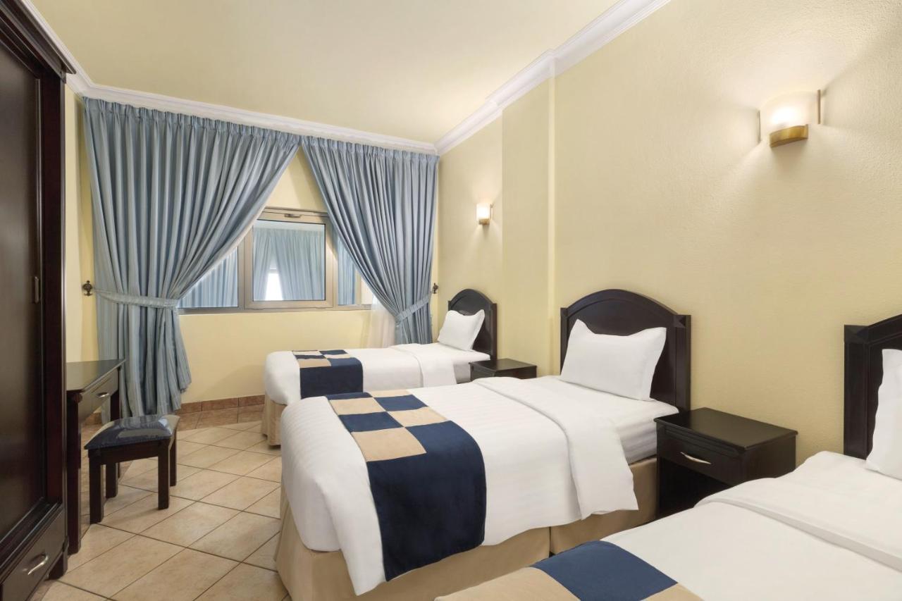 Howard Johnson Dammam Hotel Екстер'єр фото
