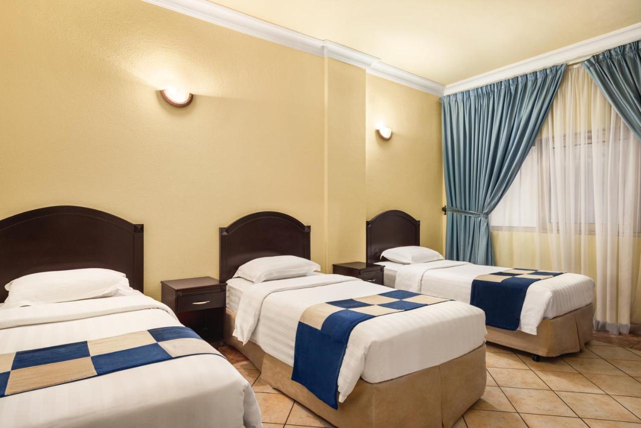 Howard Johnson Dammam Hotel Екстер'єр фото