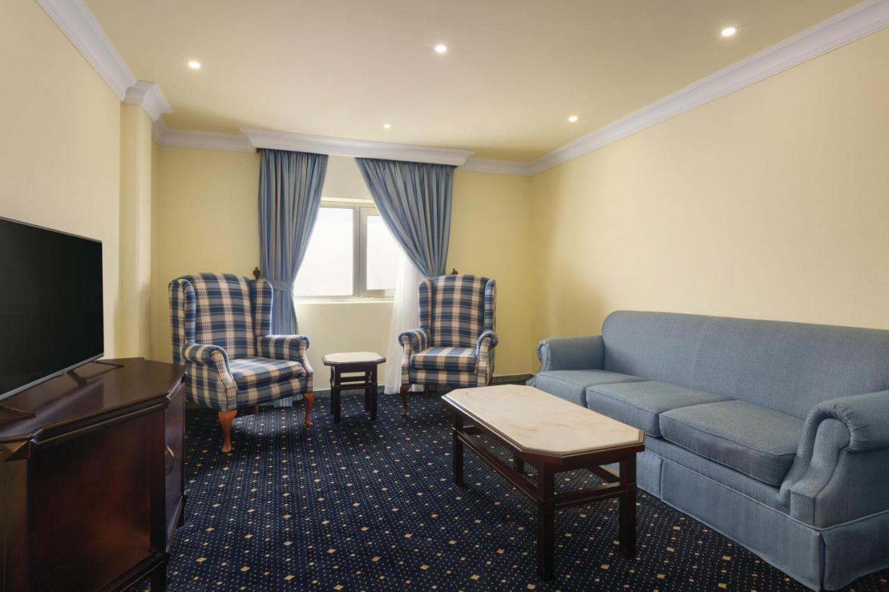 Howard Johnson Dammam Hotel Екстер'єр фото