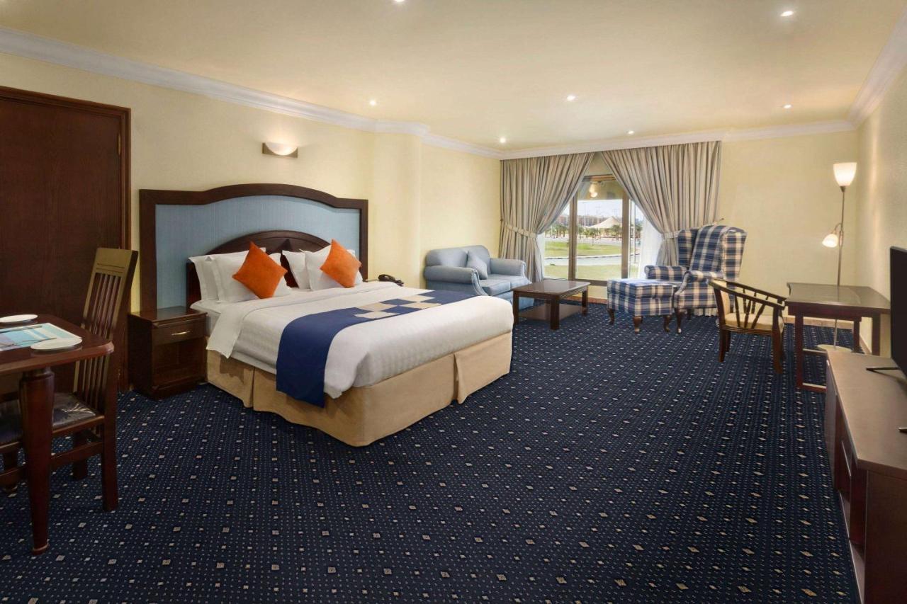 Howard Johnson Dammam Hotel Екстер'єр фото