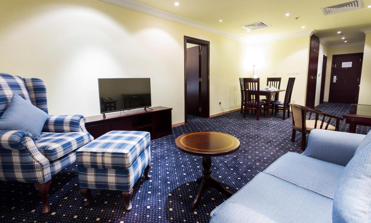 Howard Johnson Dammam Hotel Екстер'єр фото